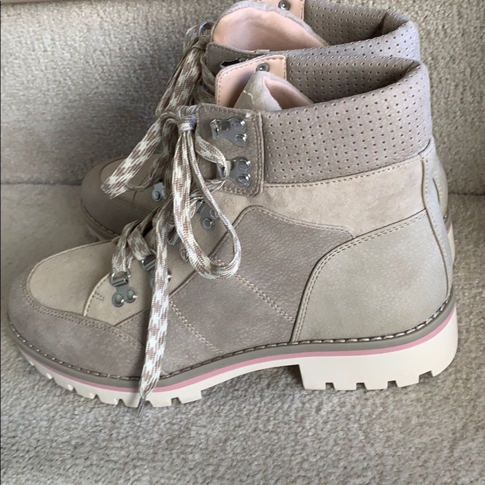 BRAND NEW SOLE/SOCIETY Suede-Like Boots - Picture 2 of 7